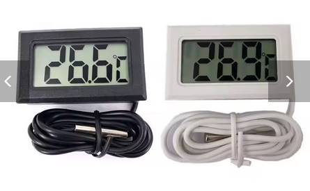 Budget digital thermometer. Does NOT include batteries (LR44). Accuracy +/-1°C